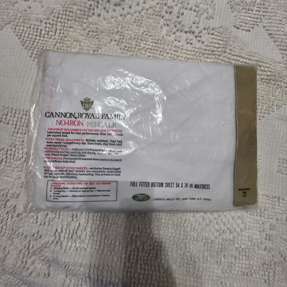 Cannon Royal Family - Full Fitted Sheet - No-Iron Percale - The Stay Fresh Sheet - Picture 2 of 4